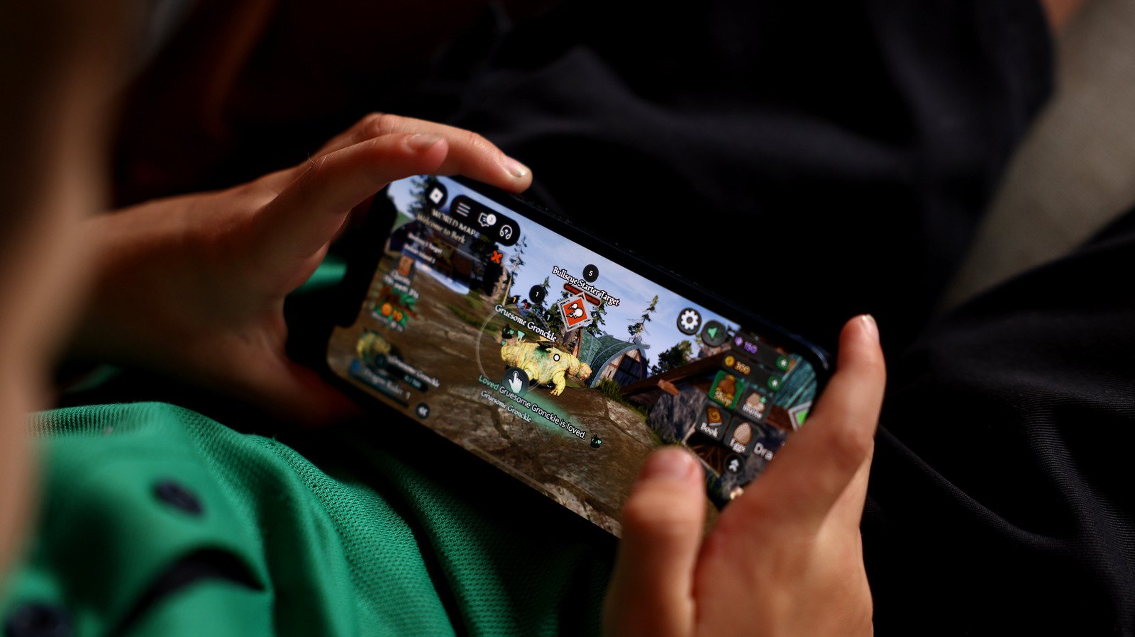 Apple’s Rumored Gaming Controller For iPhone Could Feature Beats Branding
