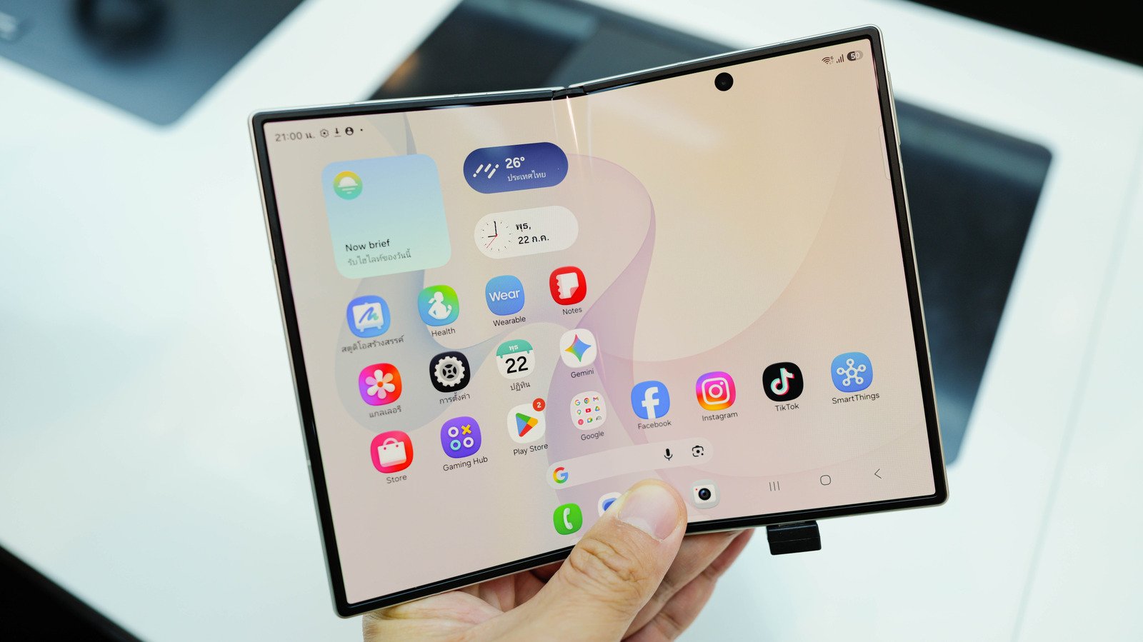 Why The iPhone Duo Could Be Beneficial For Samsung’s Galaxy Z Fold 8