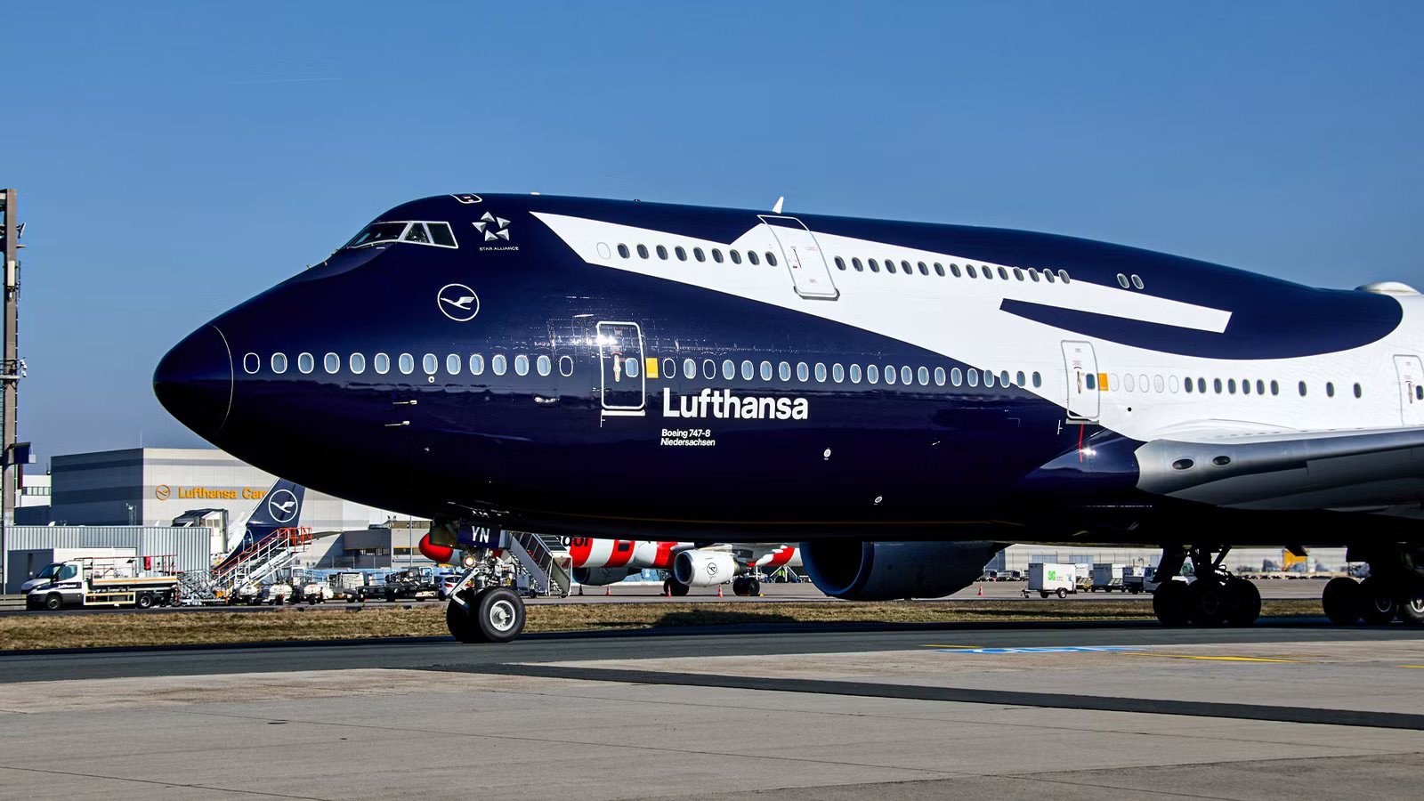 Lufthansa Apologizes For Adverse Social Media Response After Ignoring Passenger