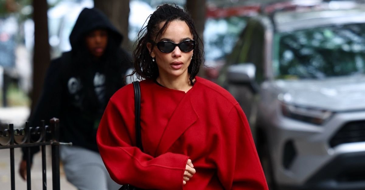 Zoë Kravitz Is Already Wearing the Chicest Winter Coat Colour Trend