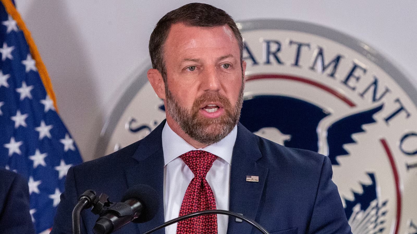 Coast Guard plane carrying DHS Secretary Mullin makes emergency landing