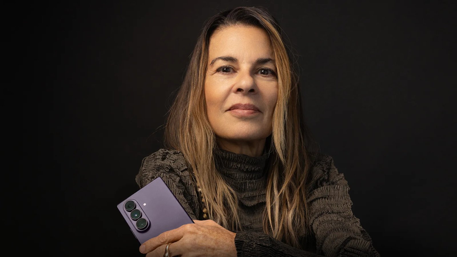 Samsung Goes to Couples Therapy to Unpack iPhone-to-Android Tension