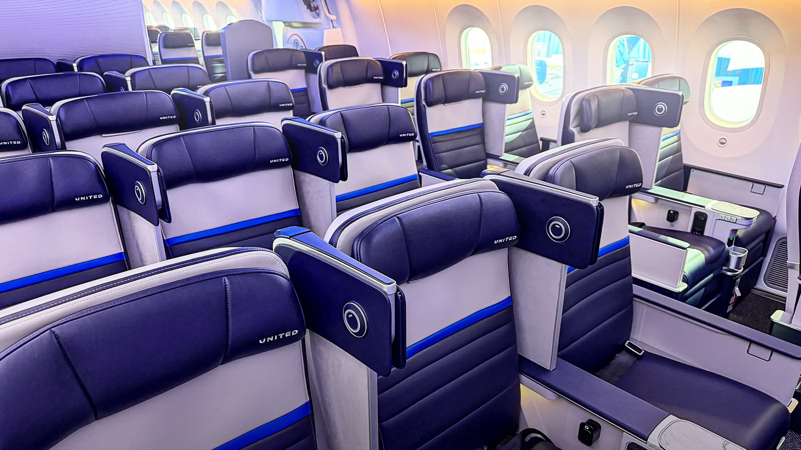 Premium Economy Isn’t Always Worth It. Here’s When Extra Legroom Wins