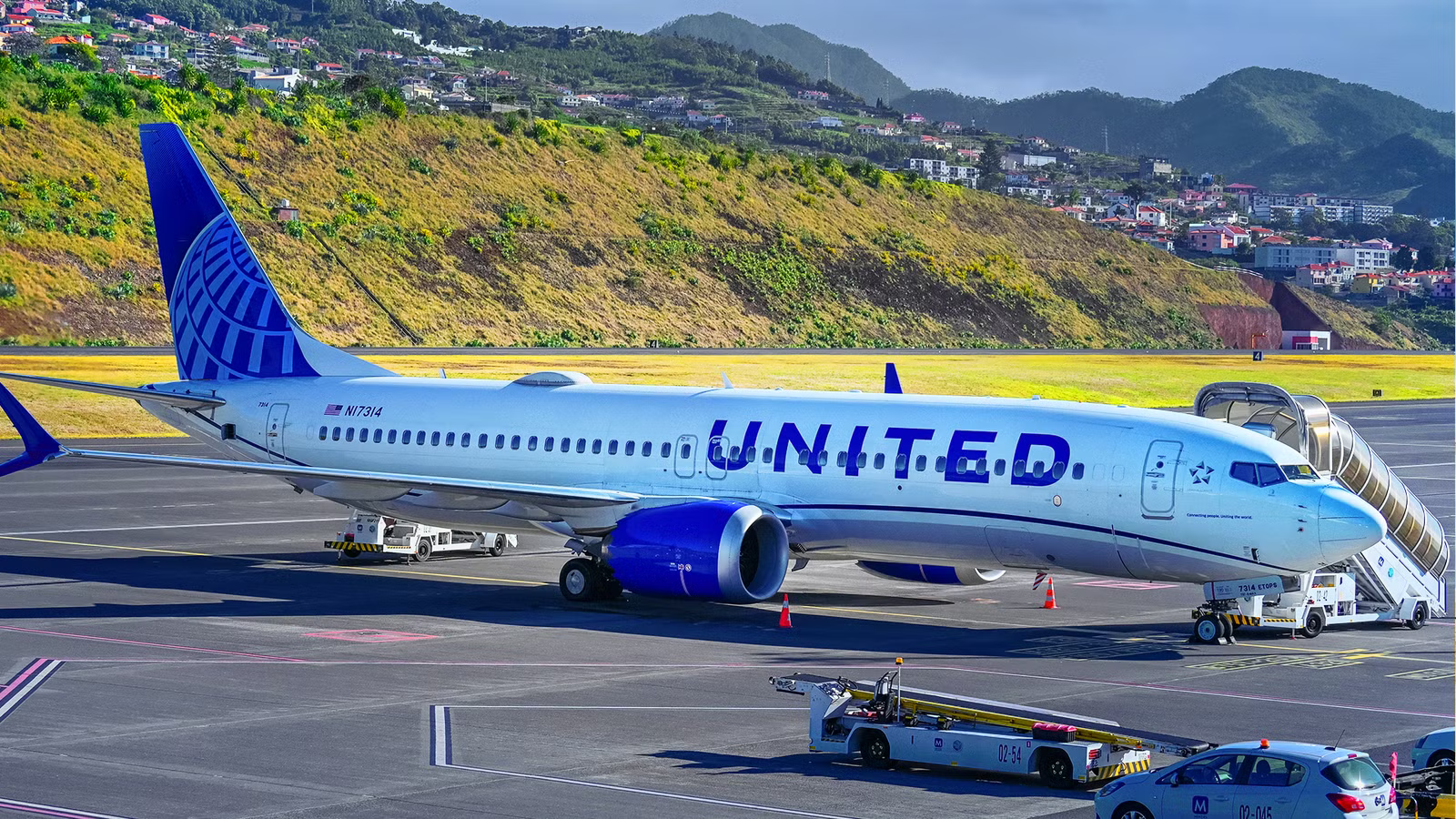 Here’s Why United Flies A Boeing 737 MAX To A Random Island In The Atlantic