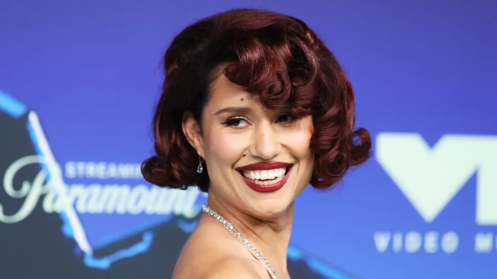 Raye Shimmers in Georges Hobeika Dress at MTV VMAs 2026