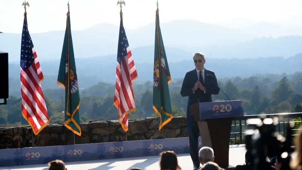 Bessent Spouts Tough-on-China Rhetoric at G20 Summit, Setting Stage for Meeting Between Trump and Xi