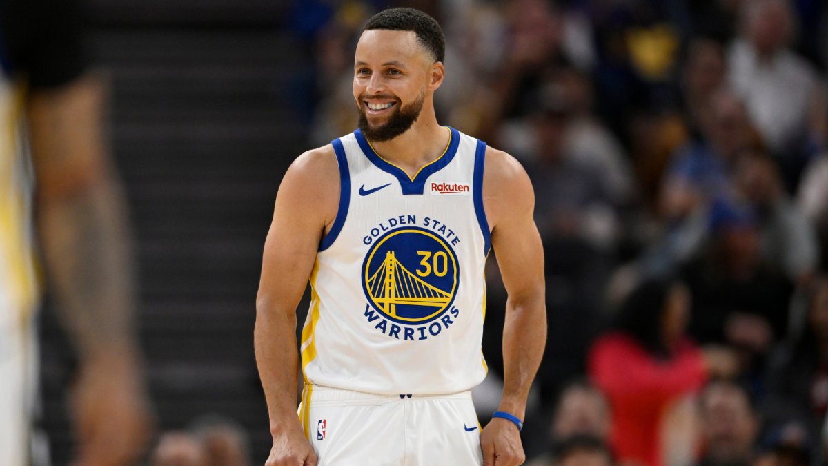 Stephen Curry contract: Warriors legend takes discount in pursuit of one last title