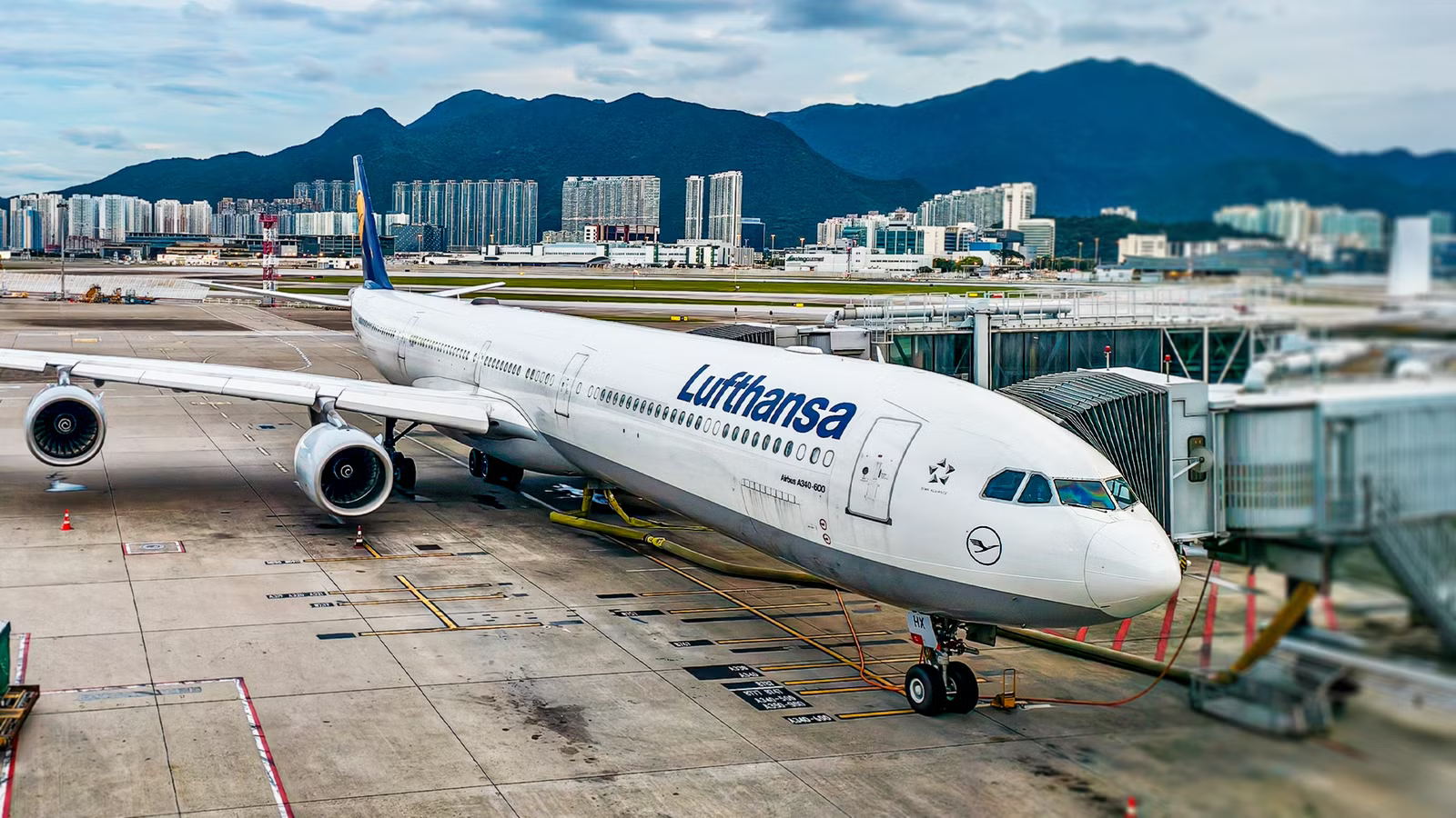 Retiring Soon: Track Lufthansa’s Airbus A340-600s Before They’re Gone For Good