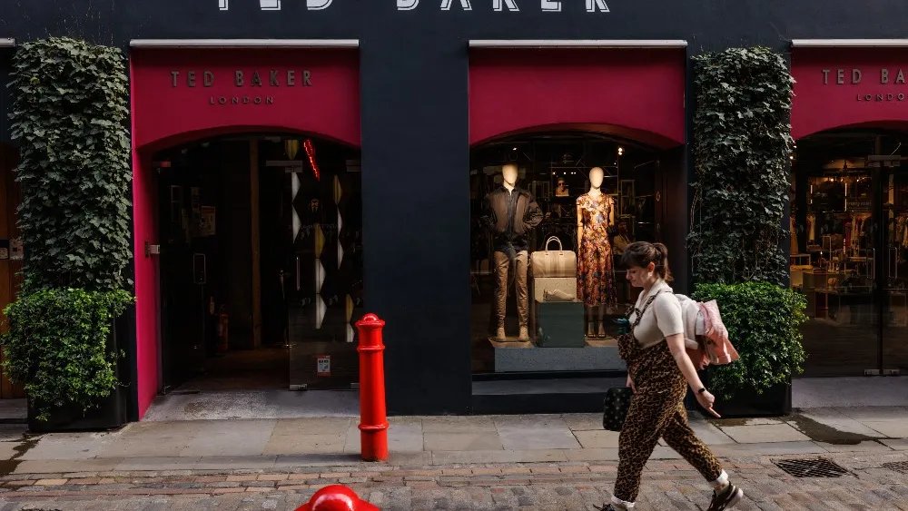 UK Retail Sales Growth Slumped in August Despite Consumer Sentiment Boost