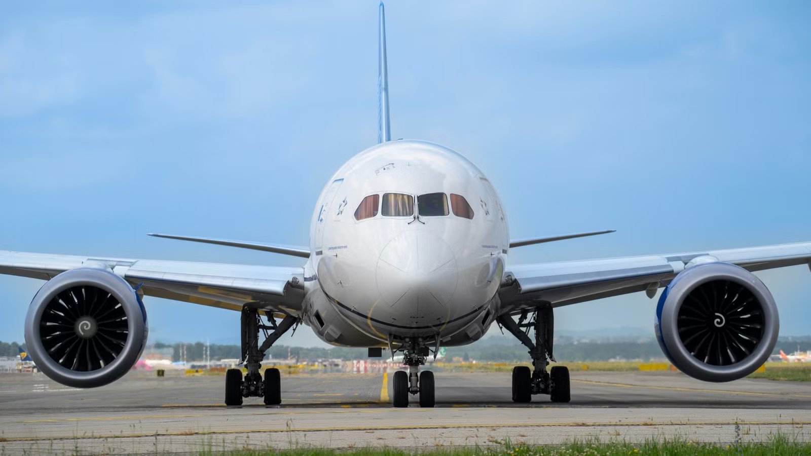 United Airlines Won’t Fly To Dubai Again Until March 2027 At The Earliest