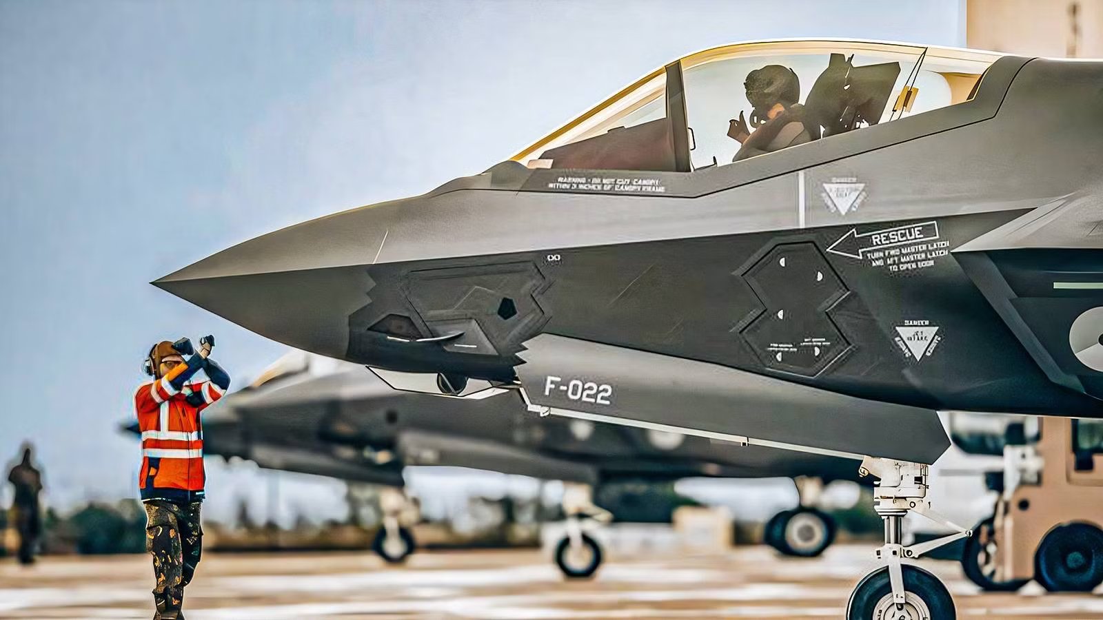 US Air Force Bomber & Fighter Pilot Manning Has Fallen Below 70% In 3 Years While Drone Positions Are Overstaffed