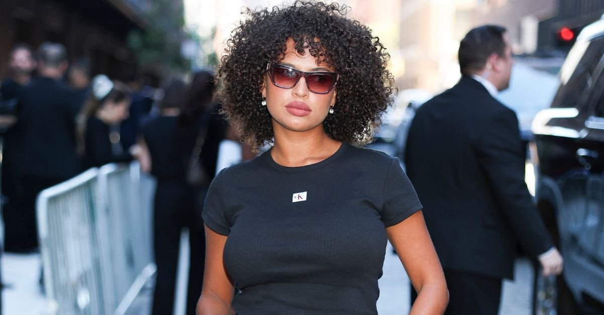 3 Chic Jeans Trends Taking Off In New York Right Now