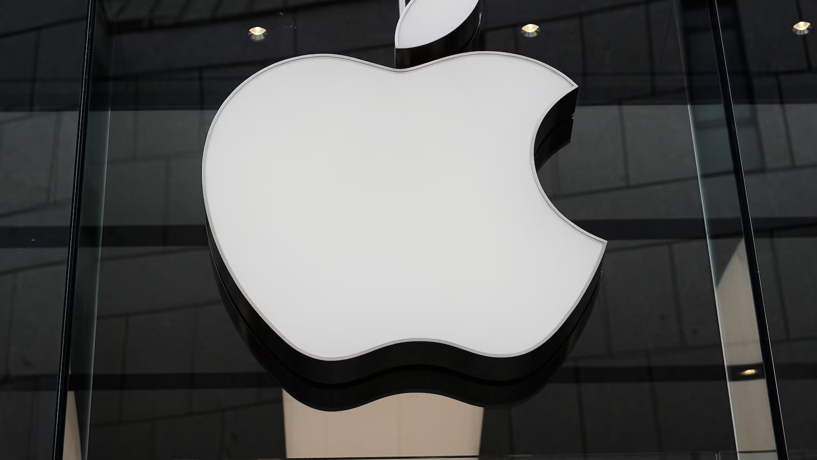Apple changes Lake Ontario name to ‘Lake America’ for US users of its Maps