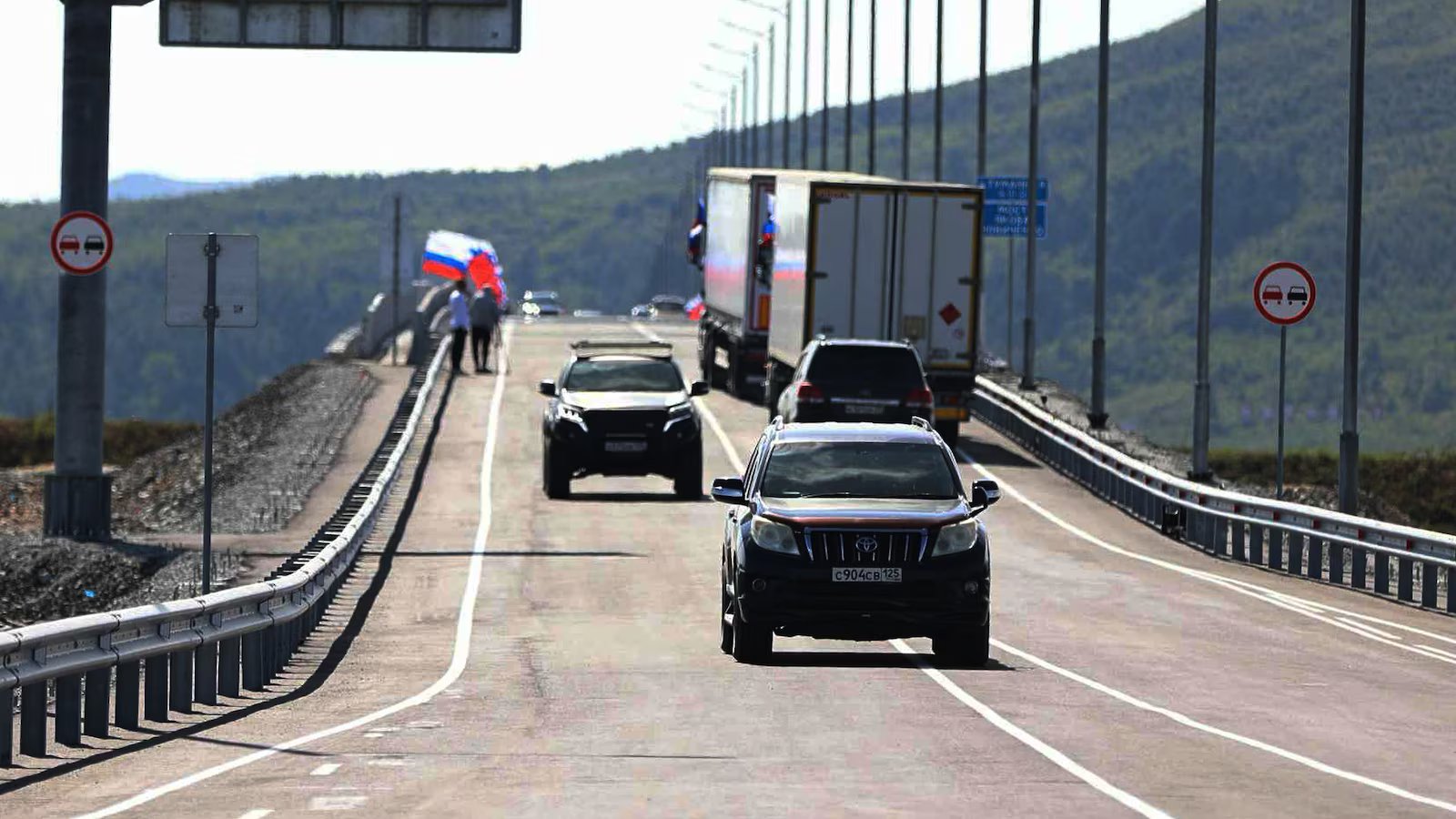 Russia and North Korea open the first road link across shared border