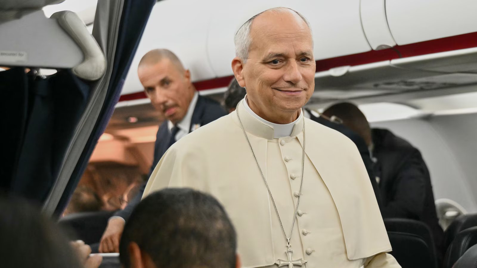 White Sox receive letter from Pope Leo XIV on playoff opener