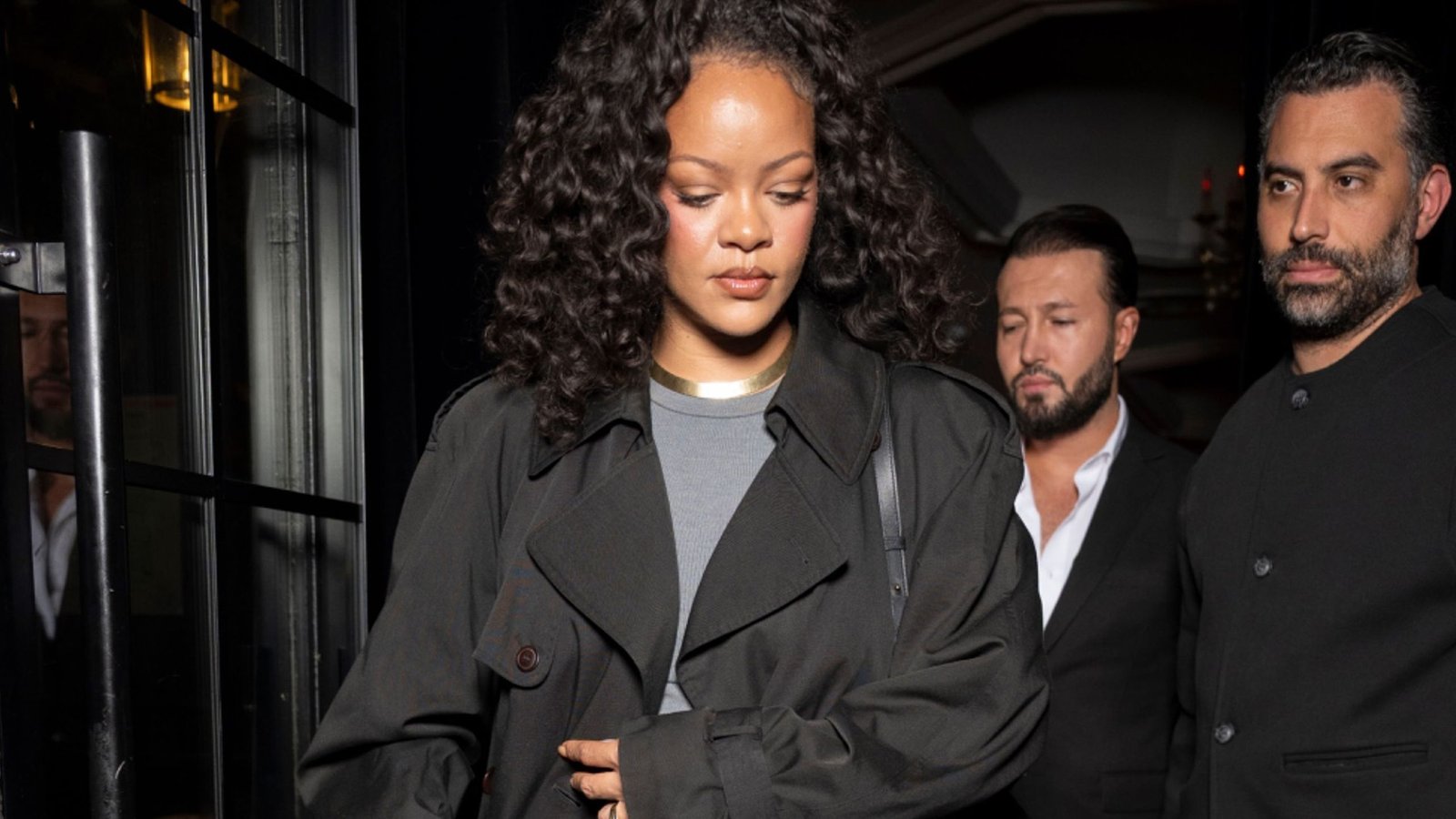 Rihanna Wore the Outfit Formula All Moms Will Wear This Fall