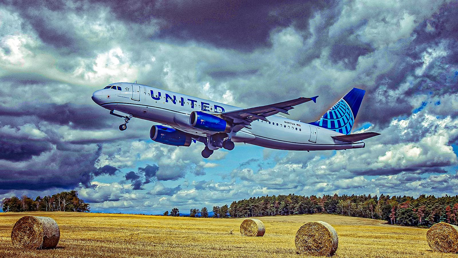 United Suspends Pilot Who Praised October 7 Attack, Years After Quietly Letting Him Fly Again
