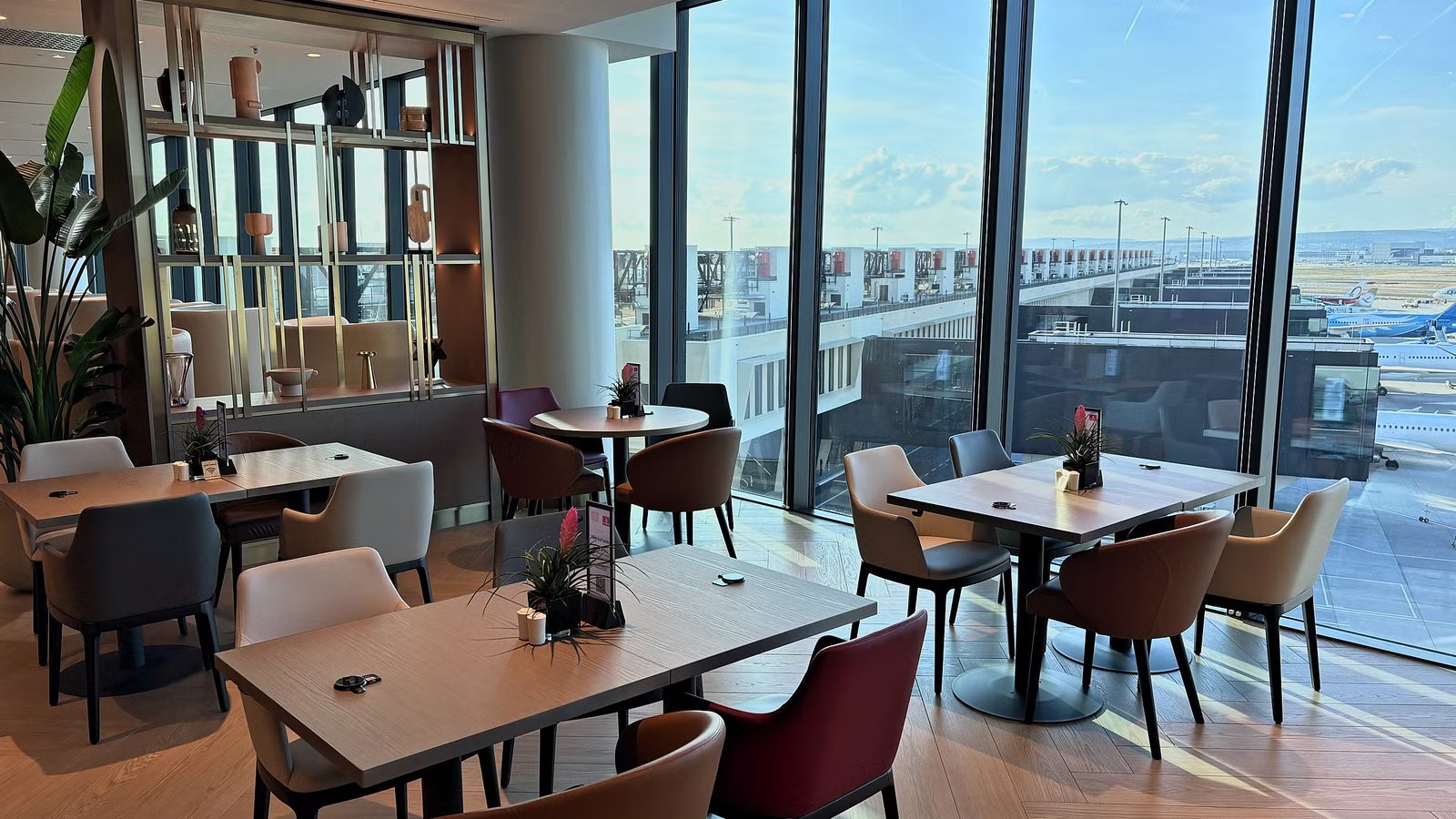 I Explored Emirates’ New Frankfurt Airport Lounge: Serving The Best Airside Views