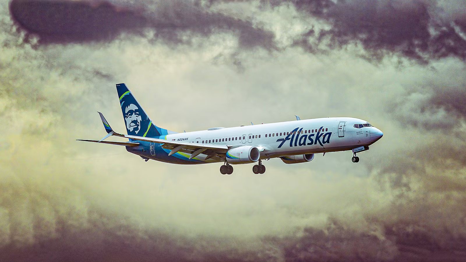 Alaska Airlines Cancels 11 International Routes: See Full List Now