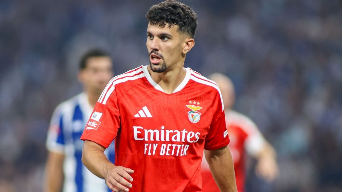 Transfer rumors, news: Man United, Chelsea monitoring Benfica defender