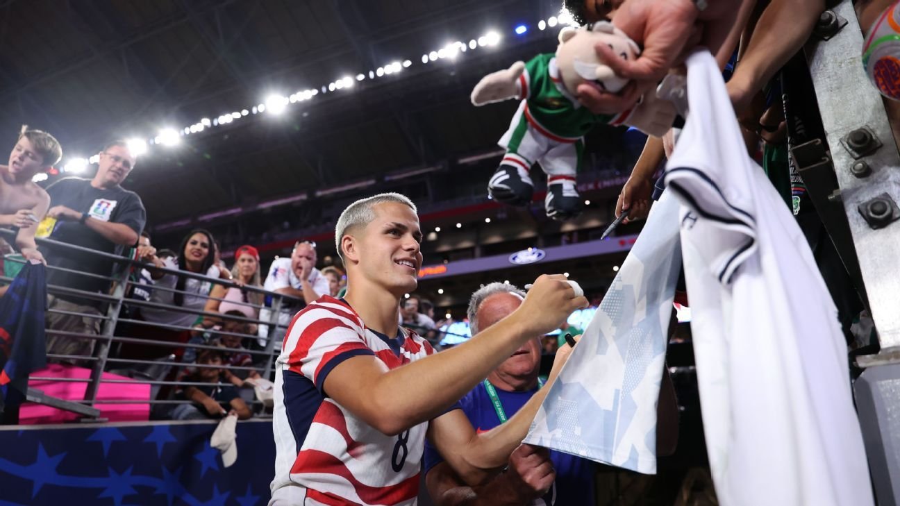 Sullivan shows he’s going to be a star as U.S. thrash Mexico