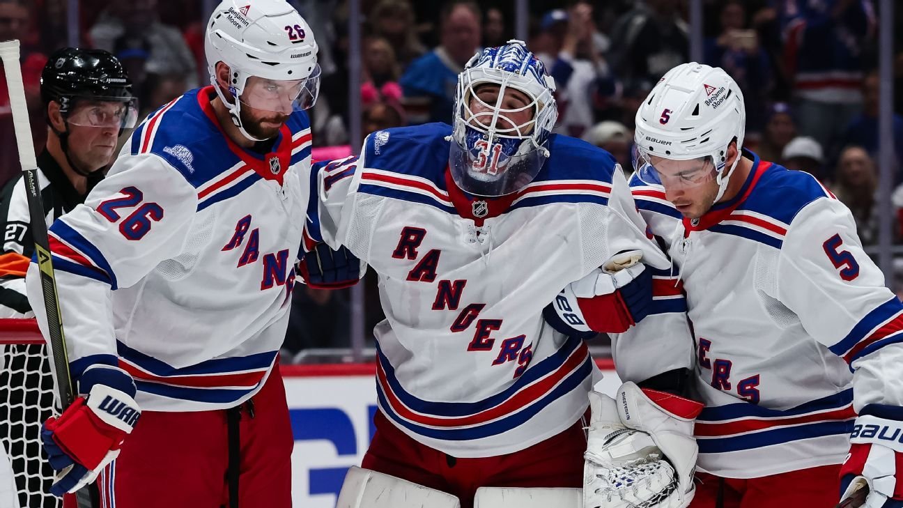 Igor Shesterkin helped off ice after fall in Rangers’ loss