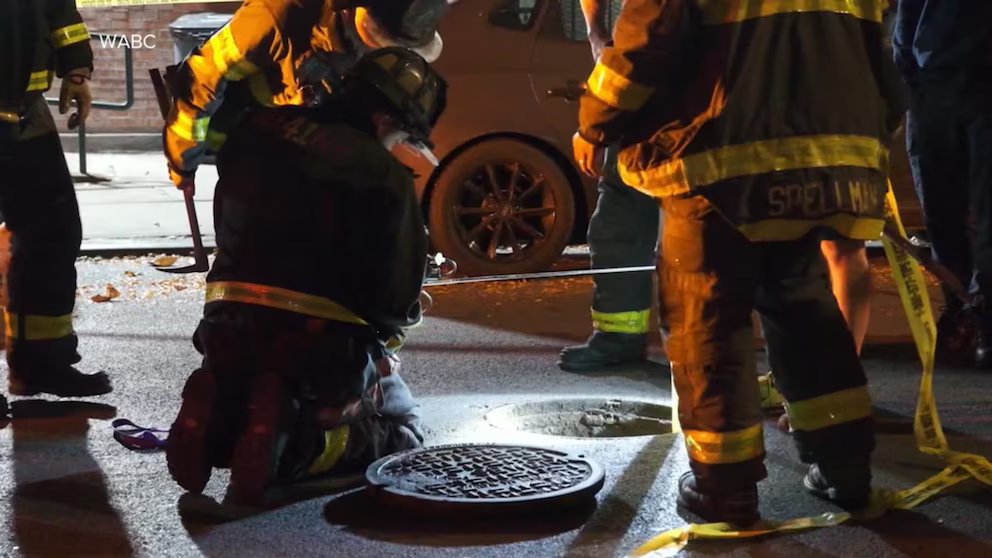 WATCH: New manhole mystery in Upper West Side of Manhattan