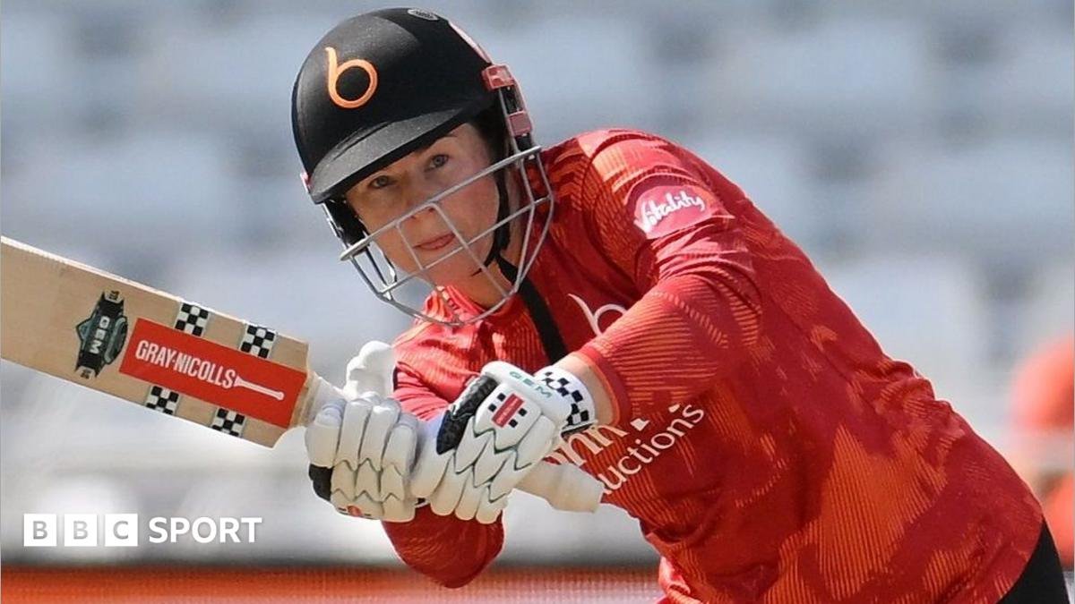 Tammy Beaumont: Ex-England batter signs new deal with The Blaze