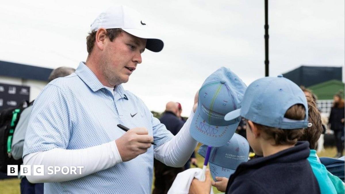 Alfred Dunhill Links: Robert MacIntyre makes second-round move