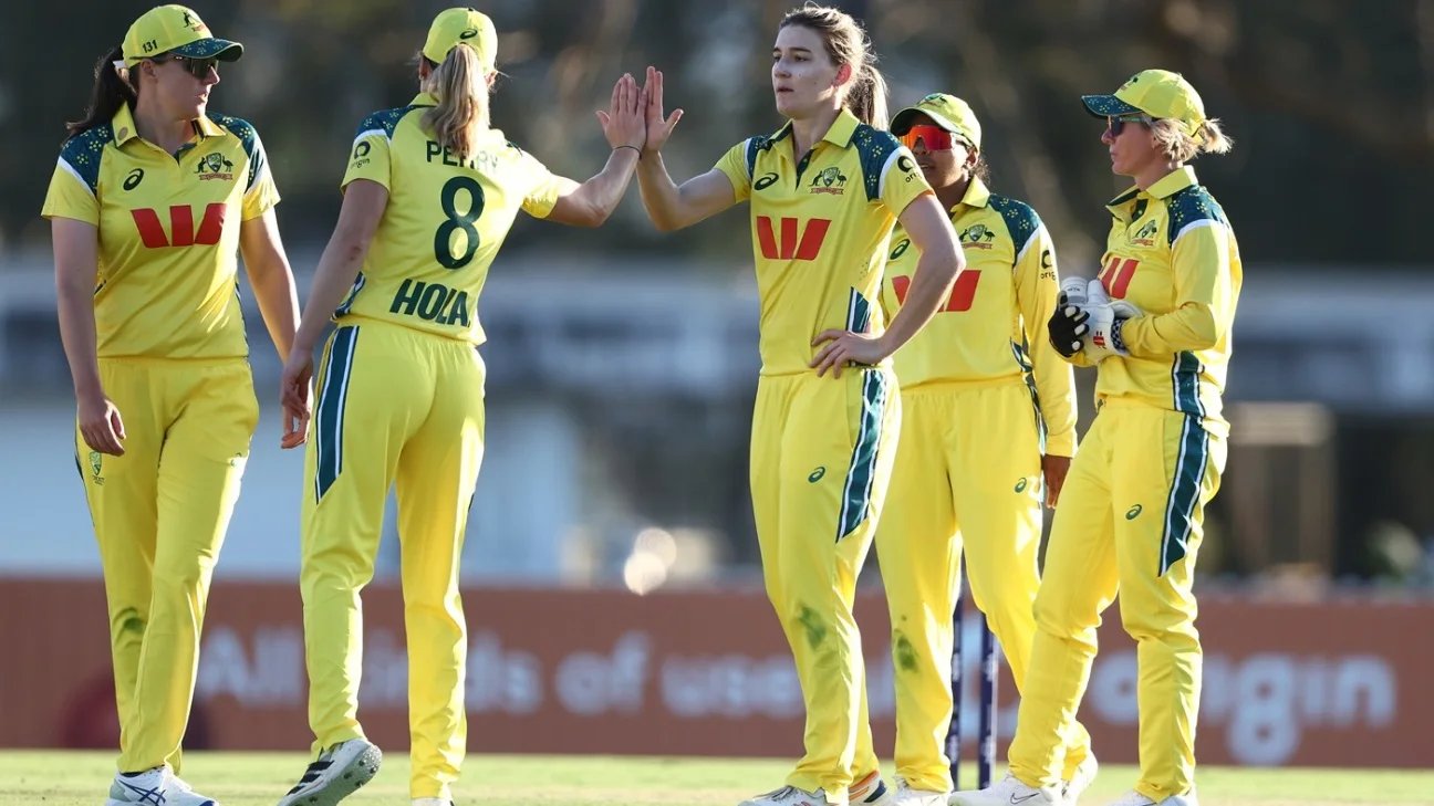 Sutherland and Litchfield lead Australia to quick and convincing win in ODI series opener