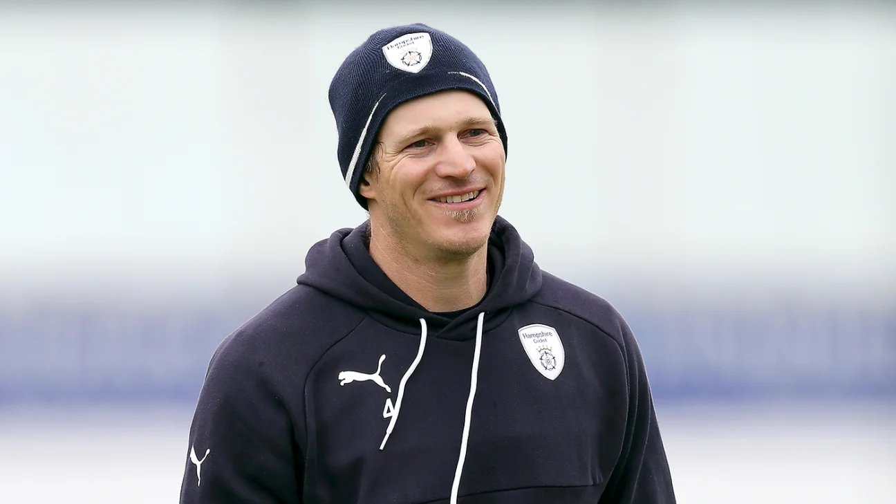 Hampshire Cricket – Jimmy Adams leaves club for Tasmania role