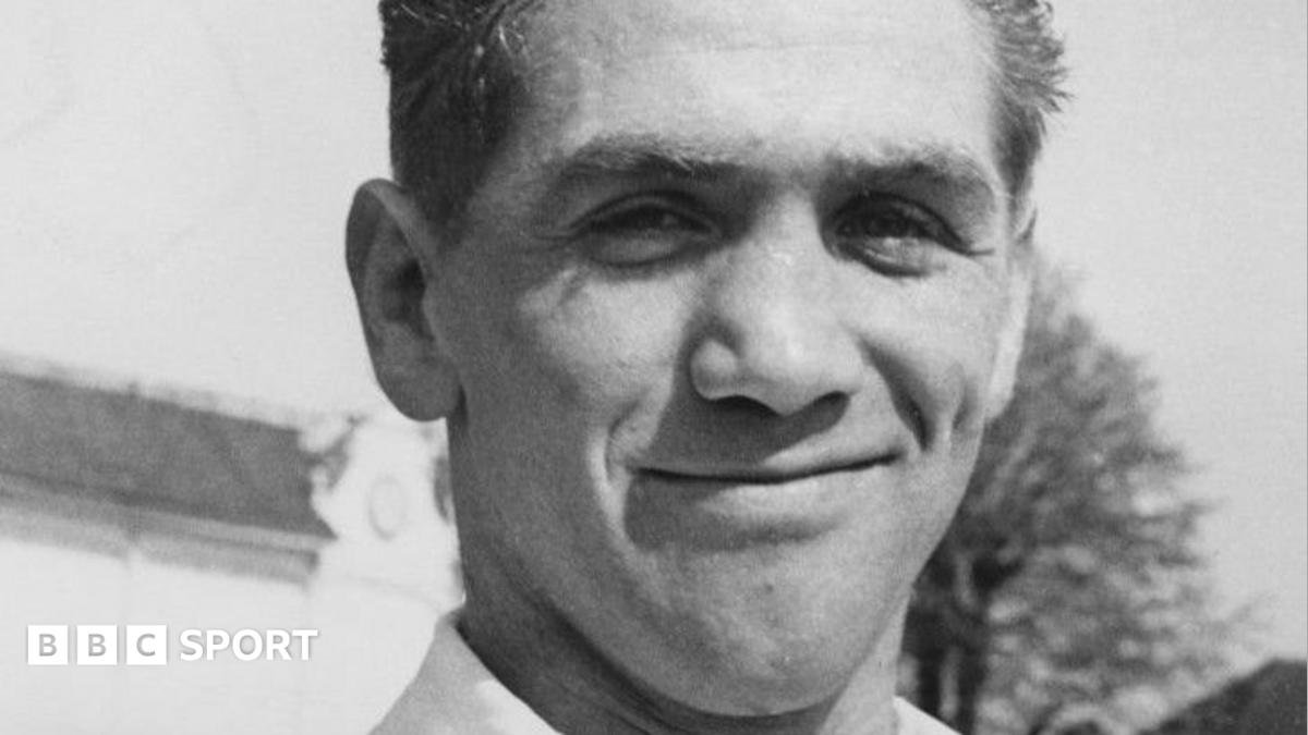 Alan Brown: Kent championship-winning bowler dies aged 90