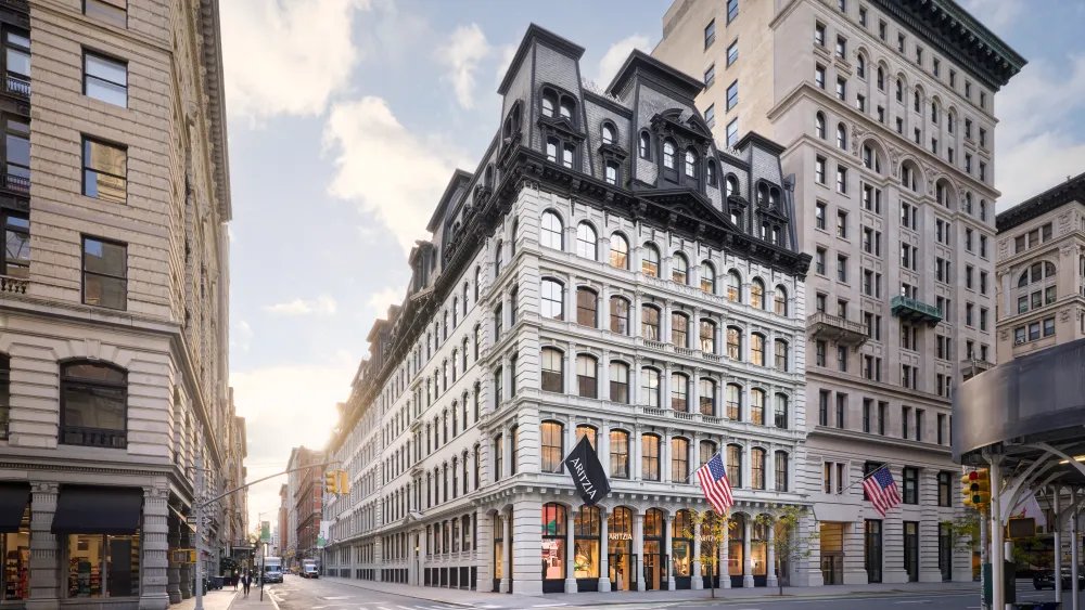 Aritzia Posts Huge Q2 Gains