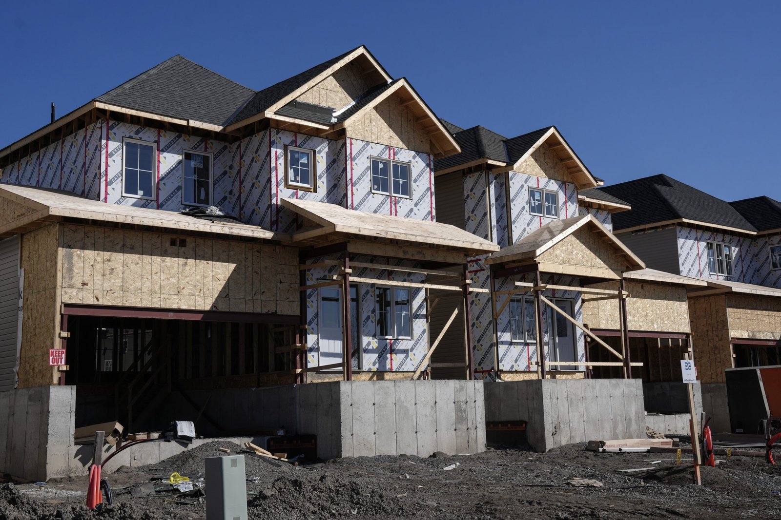 Senator pushes to address energy poverty as Ottawa plans to double the grid