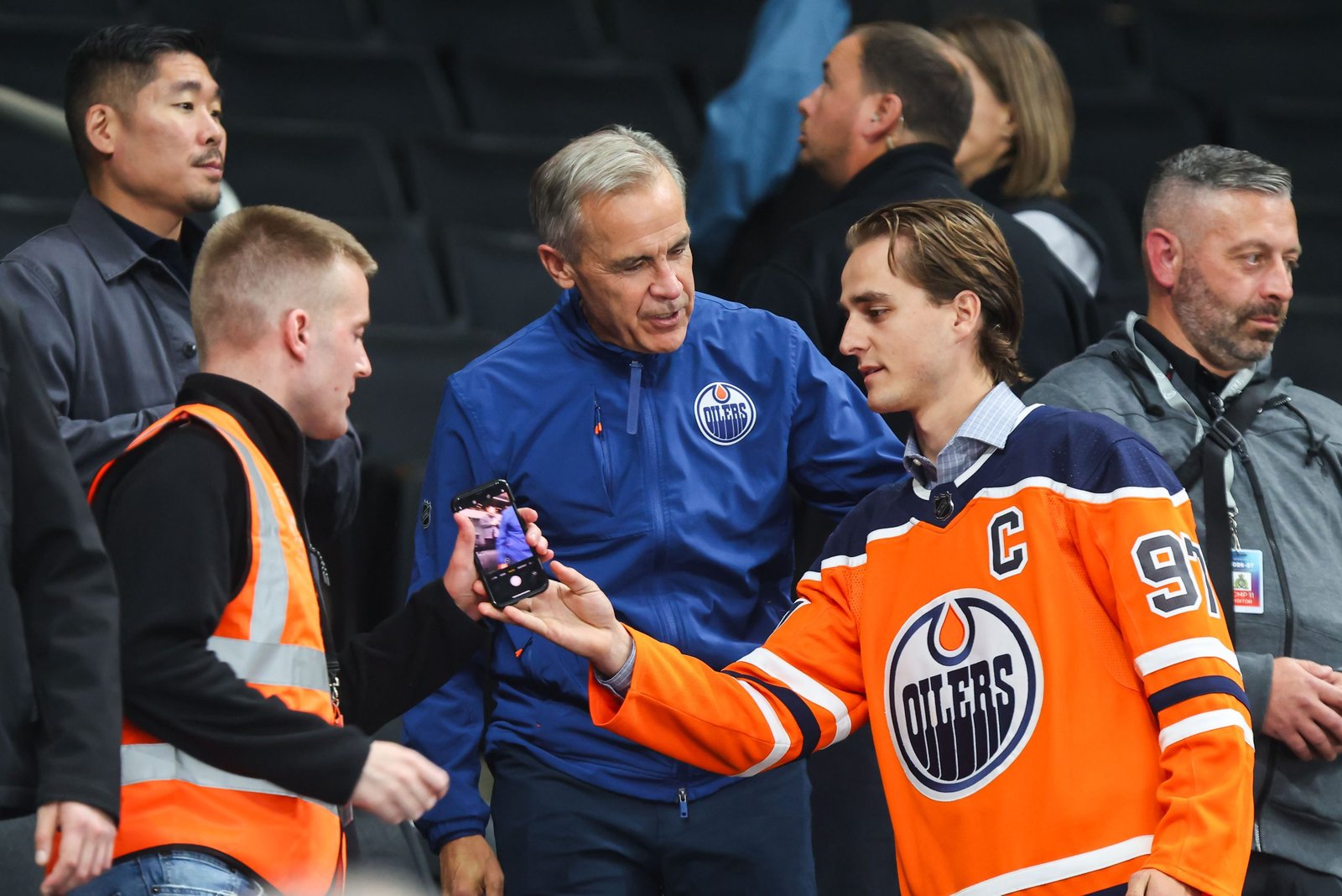 Prime minister’s Thanksgiving message addresses Alberta separation referendum