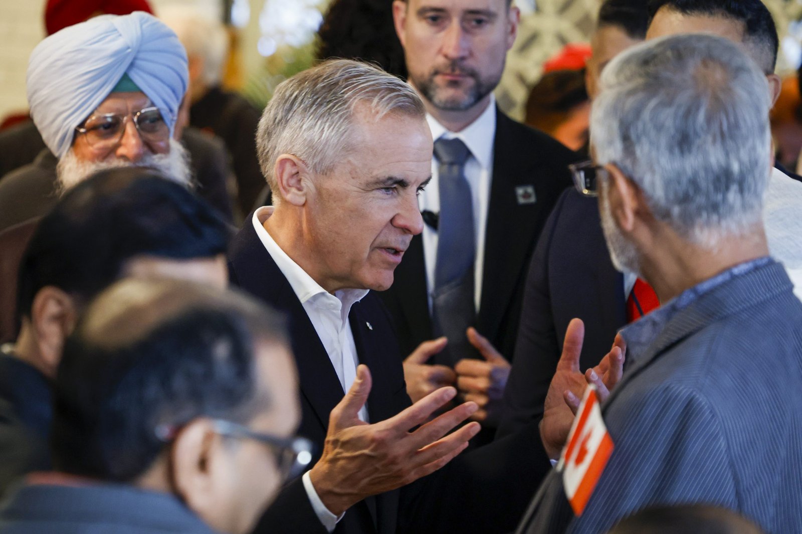 Warm welcome for Carney in Calgary, stumping for unity as Alberta hurtles toward vote