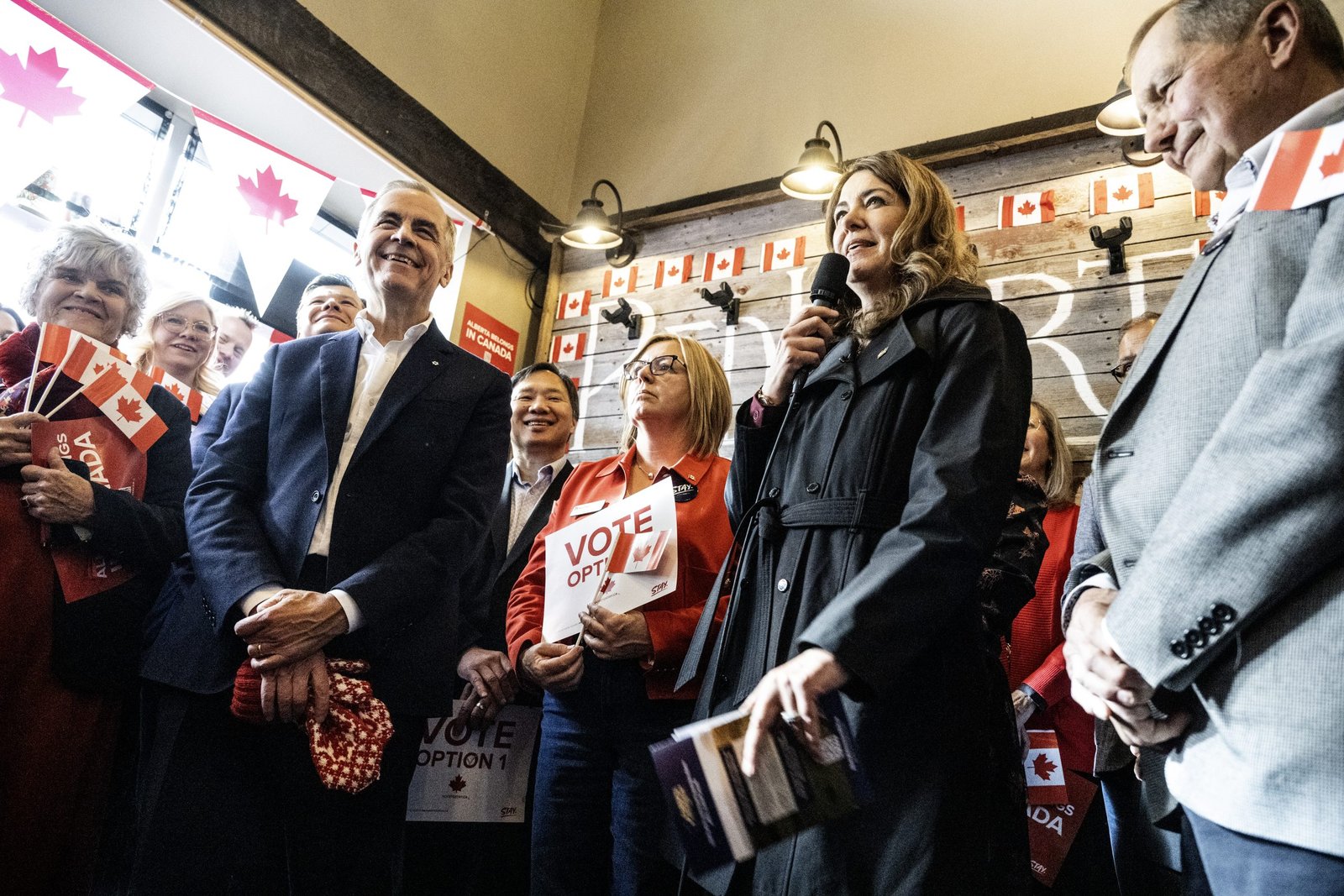Albertans head to polls in historic referendum on whether they want to stay in Canada