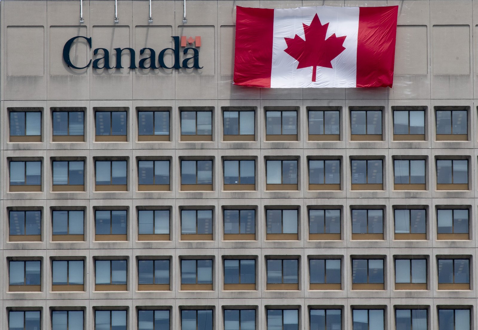 Treasury Board minister says he’s unaware of pests in federal office buildings
