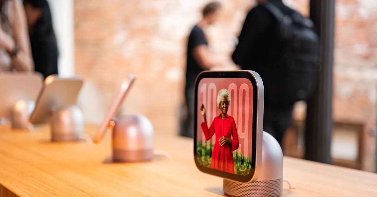 The Apple HomeView Is Like a Giant Apple Watch for the Home