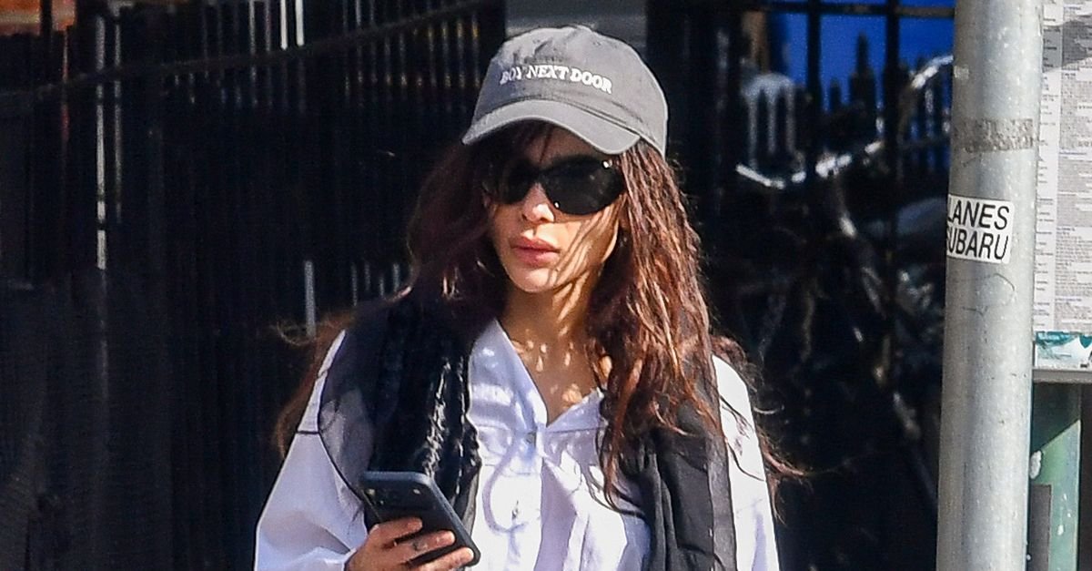 The Chic-Girl Accessory Trend to Wear With Sneakers For Fall