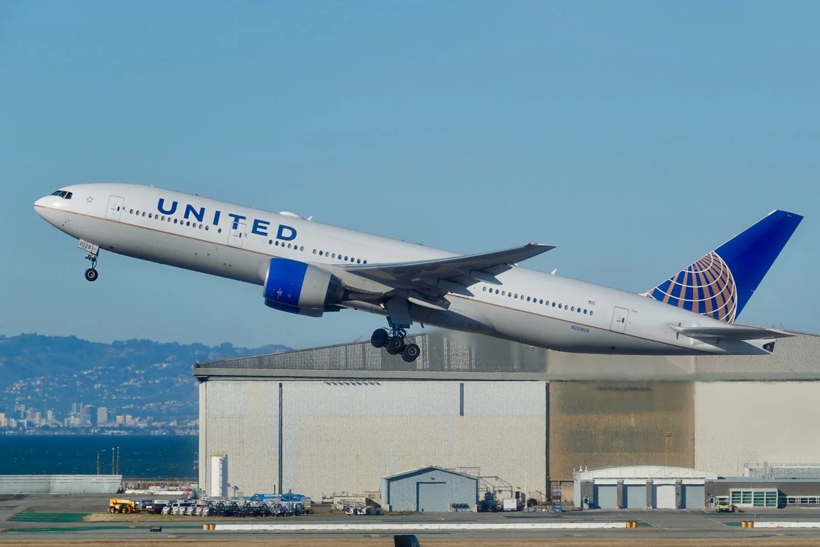 United Explorer Card review: Premium perks without a premium fee