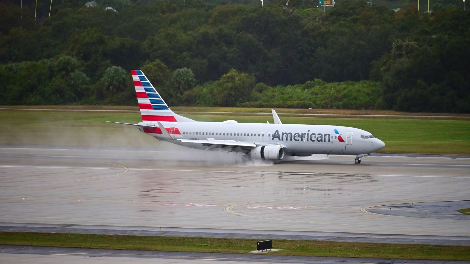 American Airlines Reportedly Planning To Expand Starlink Rollout To Entire Mainline Fleet