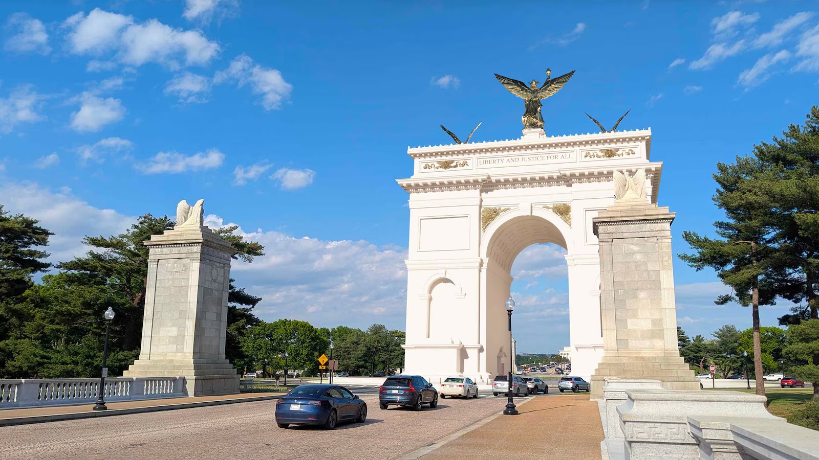 Veterans ask federal judge to block Trump’s arch unless Congress approves it