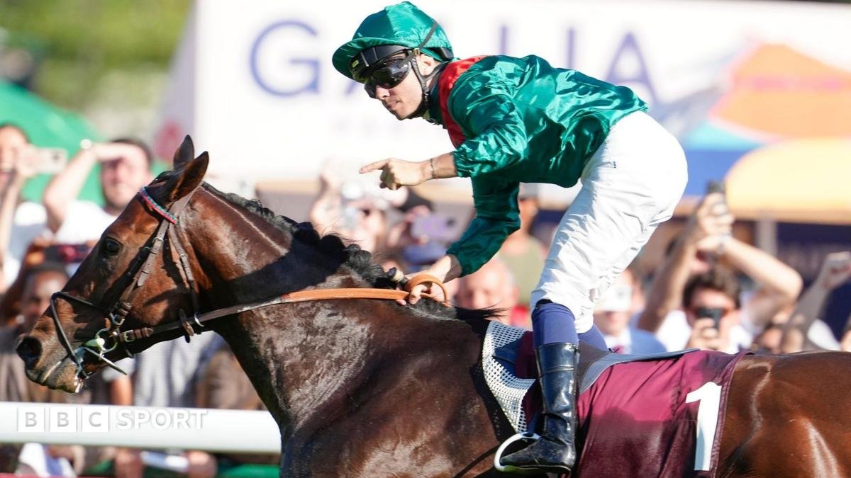 Prix de l’Arc de Triomphe: Daryz claims rare back-to-back success