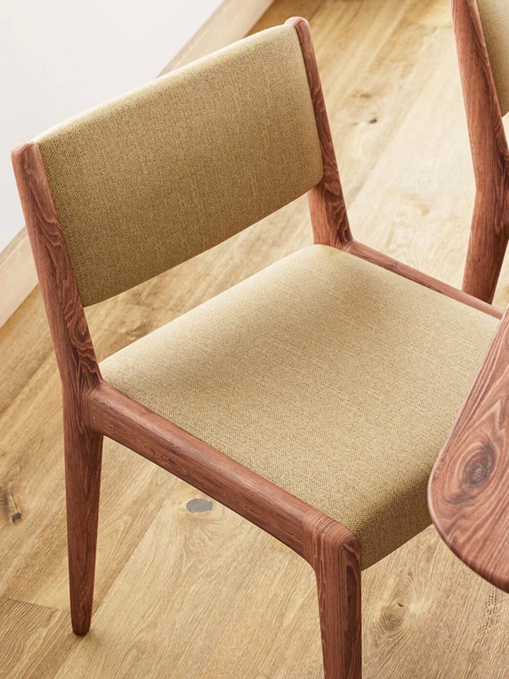 9 Sustainable Dining Chairs For Your Home (2026)