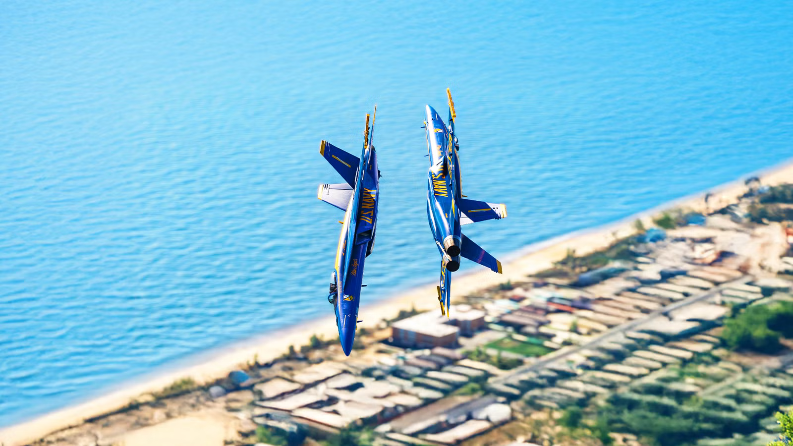 How The Blue Angels Fly Just Inches Apart: Inside The US Navy’s Demonstration Team