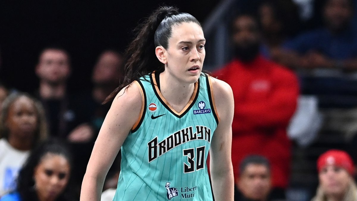 Refs refute Breanna Stewart’s claim that they said Liberty had no timeouts left in final seconds of Dream loss