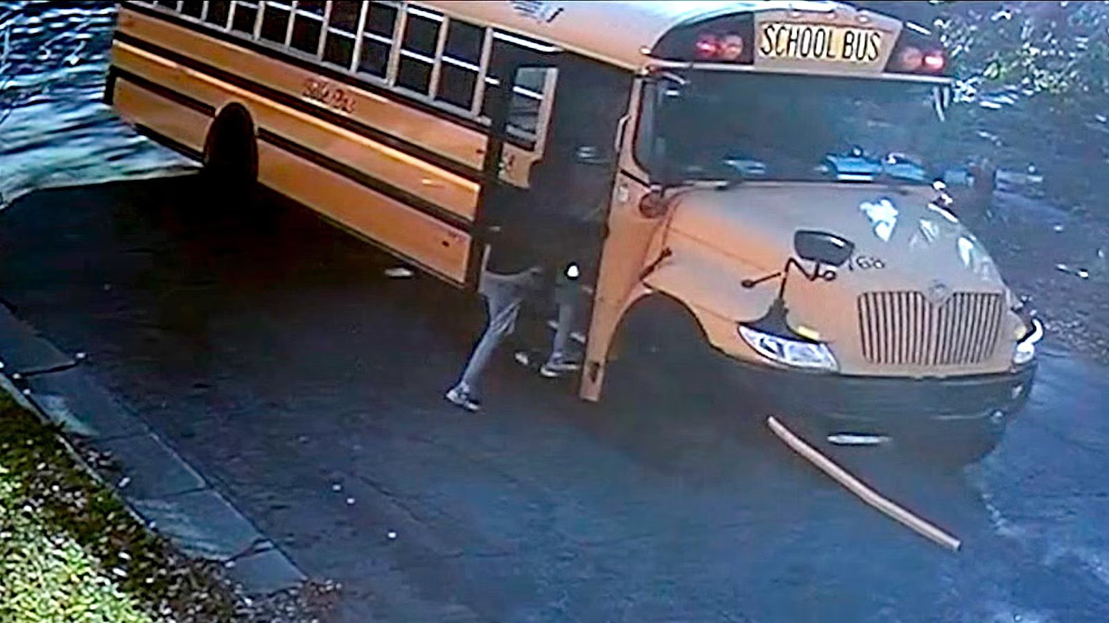 27-year-old man credited for saving kids, driver in runaway school bus