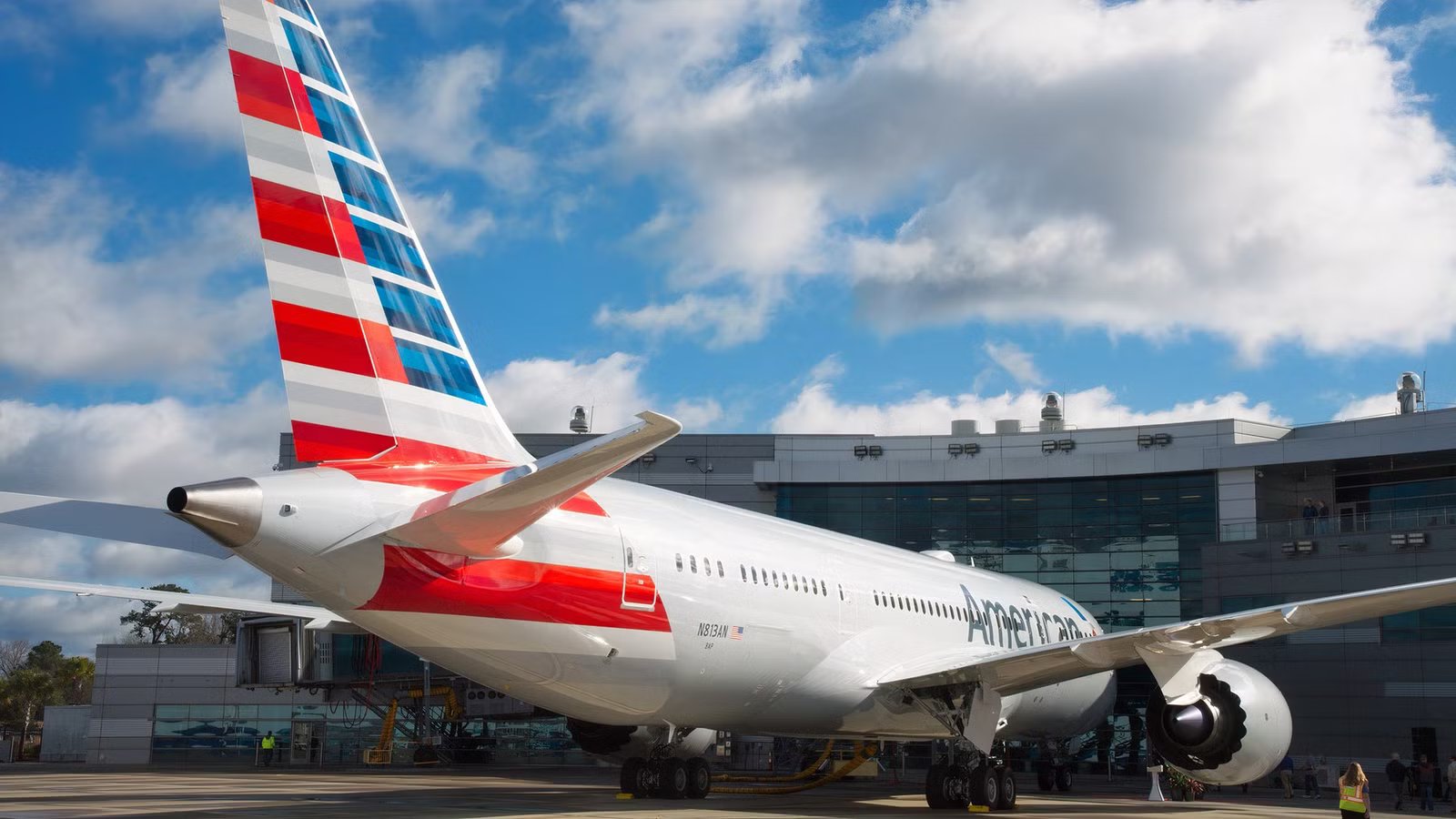 Nose To Tail: American Airlines To Reportedly Replace Windows On Older Boeing 787 Dreamliners