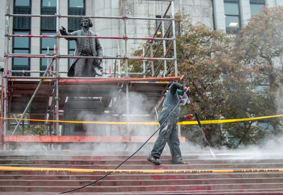 Police investigate vandalism at Vancouver city hall related to Day for Truth and Reconciliation